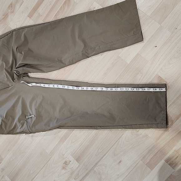 Men's Patagonia pants like new - Picture 12 of 13